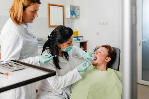 Best Emergency Dental Care for Broken or Chipped Teeth in Aventura, FL